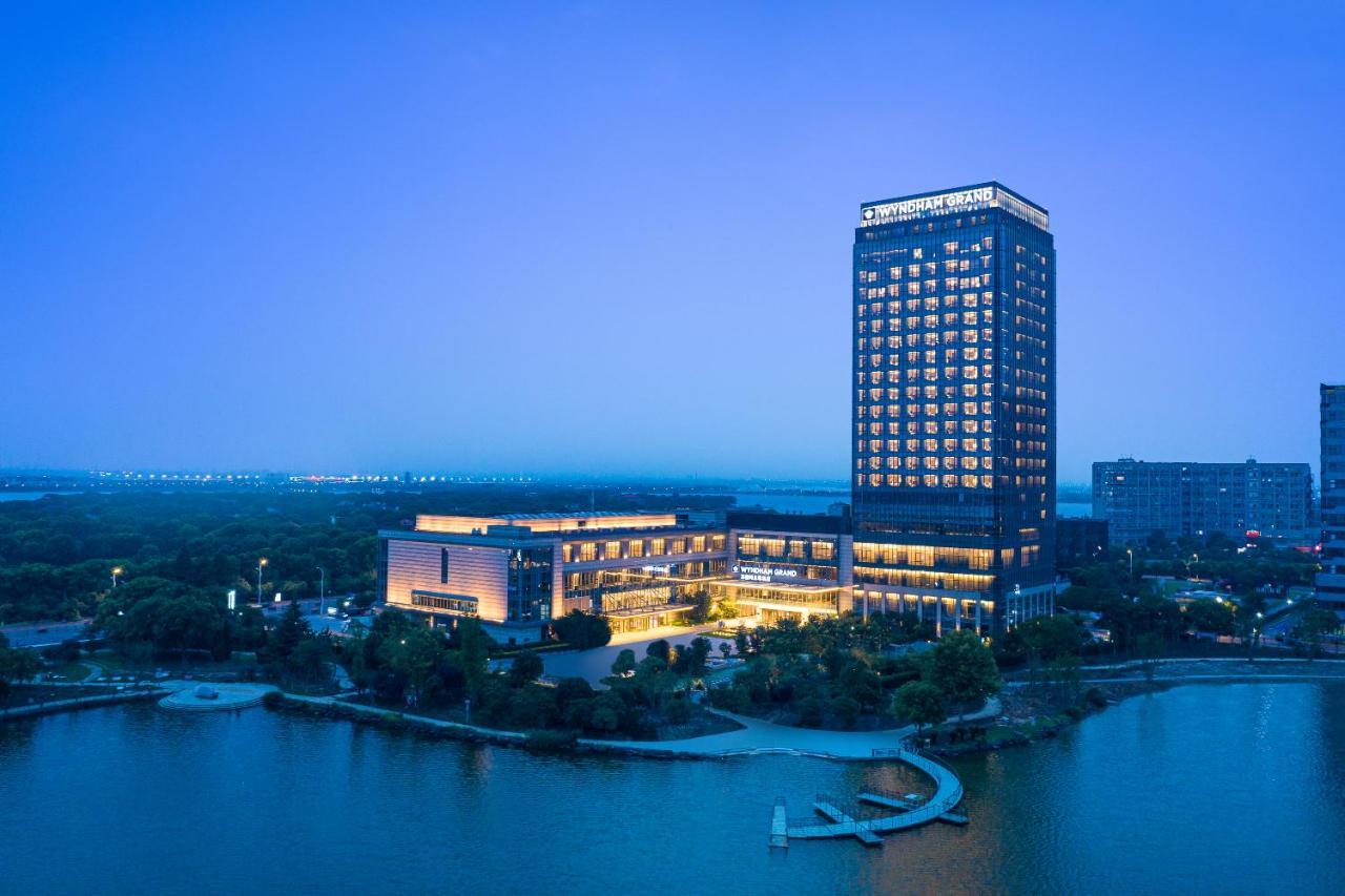 فندق Wyndham Grand Suzhou Fenhu Xinta المظهر الخارجي الصورة